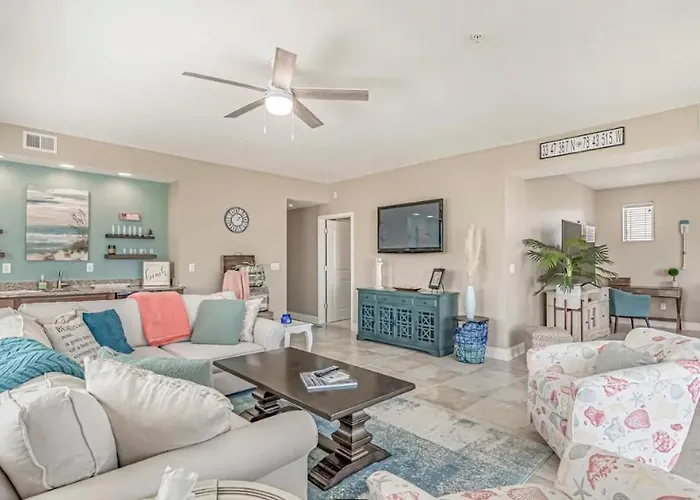 Stunning Ocean Breeze Luxury Villas 4D-Across The Street From The Ocean! Sleeps 10 Guests! Myrtle Beach
